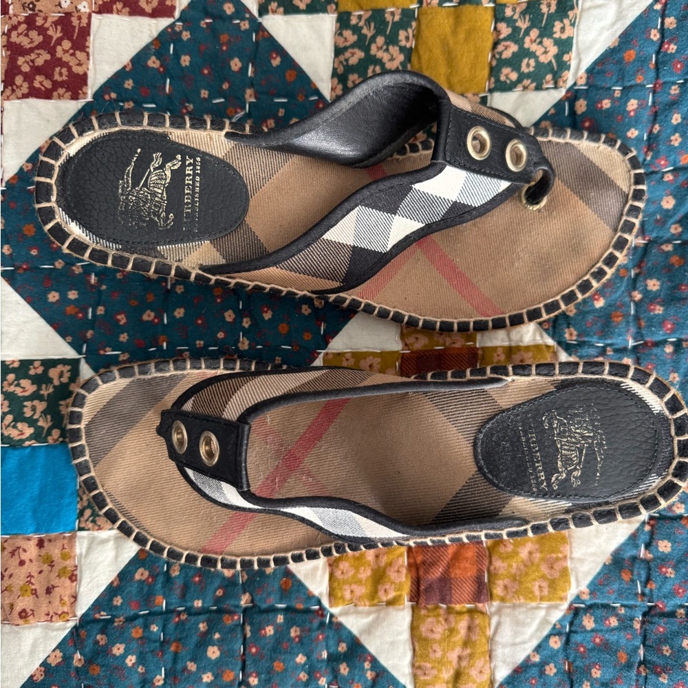 Burberry Women's Black and Tan Espadrilles Sandals - Picture 5 of 9